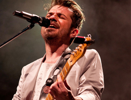 Nihat şimdi de Kenan Doğulu'ya taktı