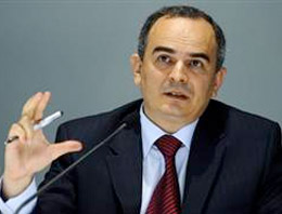 Merkez'in patronu isyan etti