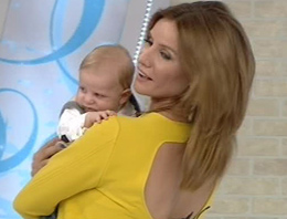 Esra Erol oğlunu canlı yayına çıkardı