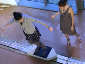 Süperiletken uçan kaykay Paris'te tanıtıldı