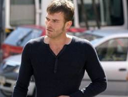 Kıvanç Tatlıtuğ bulaşıkçı olursa