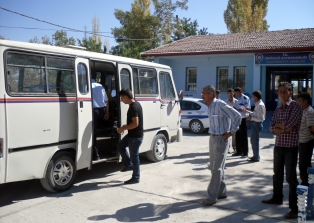 Emirgazi'de okul servis araç şoförlerine eğitim verildi