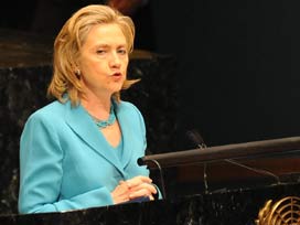 Clinton, Libya'ya yardım önerecek