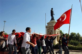 Konyalı öğrencilerden teröre lanet!