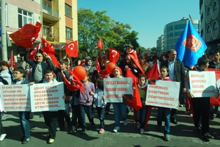 10 binler şehitlerimiz için yürüdü