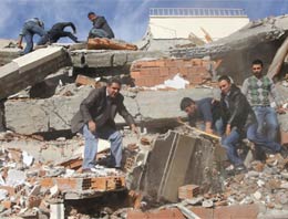 Azerbaycan yardımda hız kesmiyor