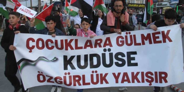 Beyşehir'de "Gazze Ölüyor, Ayağa Kalk" Temalı Yürüyüş Gerçekleşti