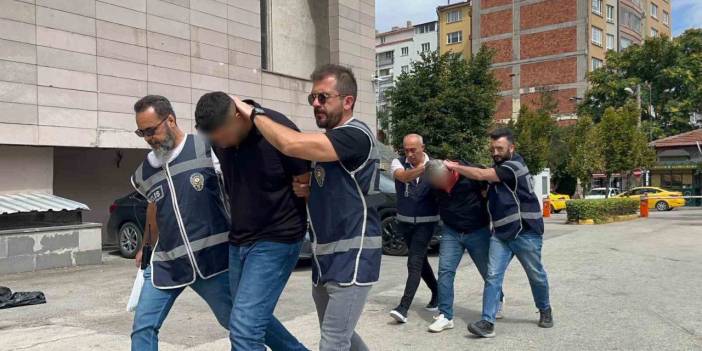 Yiğitlik polis gelene kadarmış: Ambulans kovalayan baba-oğul adliyeye başı önde gitti