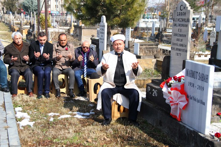 Gazeteci Mahmut Sabah, mezarı başında anıldı
