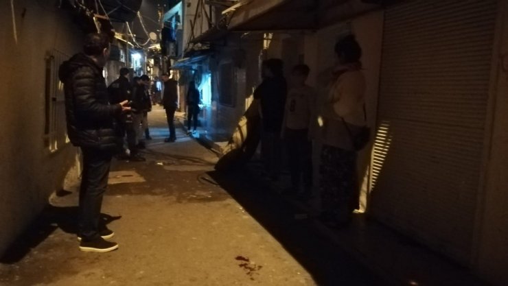 İzmir’de bıçaklanarak hastaneye kaldırılan genç öldü