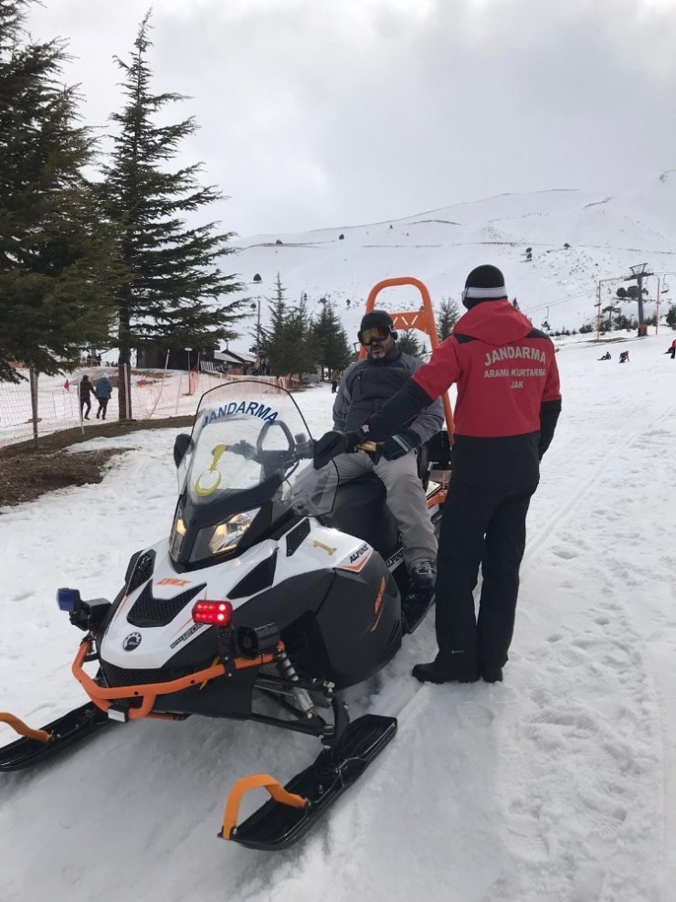 JAK Timleri, 34 kayakçının imdadına yetişti
