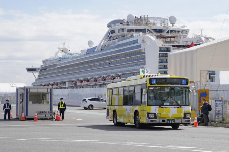 Japonya’daki karantina gemisinden 2 kişi hayatını kaybetti