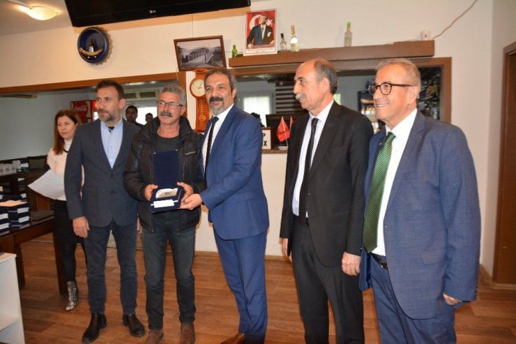 Söke Ticaret Odası’ndan 30 yılını doldurmuş üyelere plaket