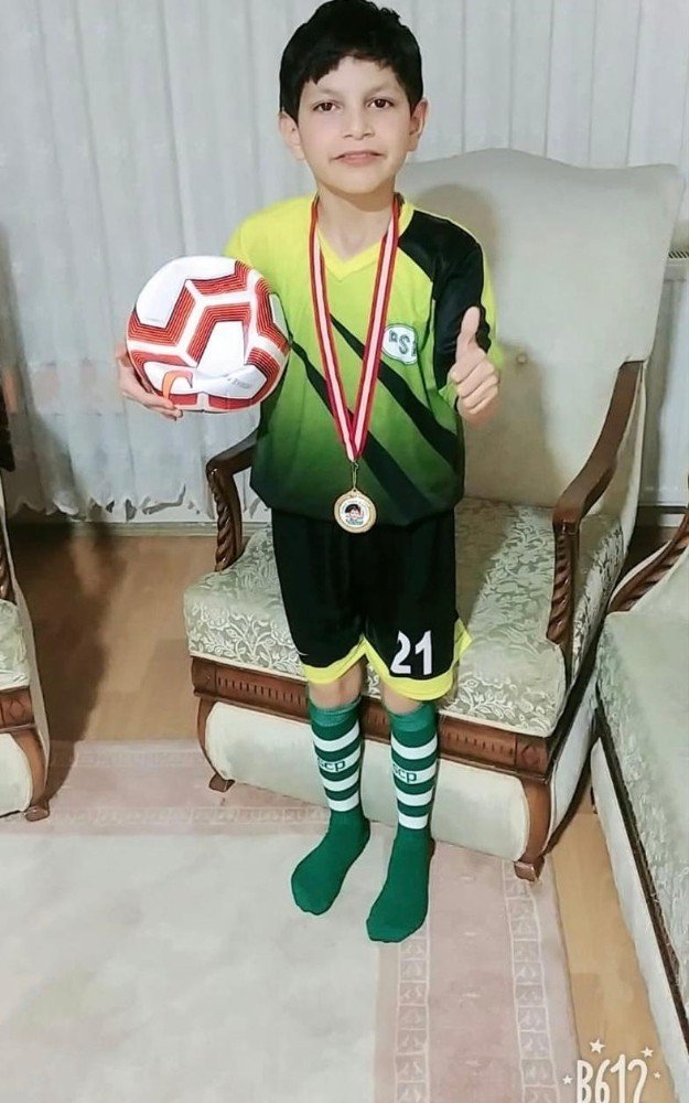 DSİSporlu minik futbolculardan hasta Eymen’e anlamlı destek