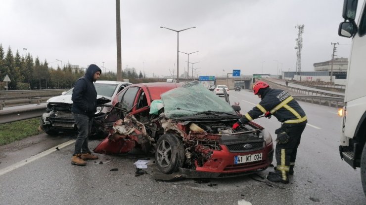 Gebze’de zincirleme trafik kazası: 4 yaralı