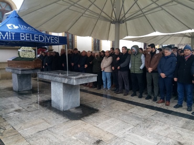Otobüsle çarpışarak hayatını kaybeden sürücü toprağa verildi