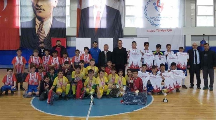 Alaçam okullar arası futsal müsabakaları sona erdi