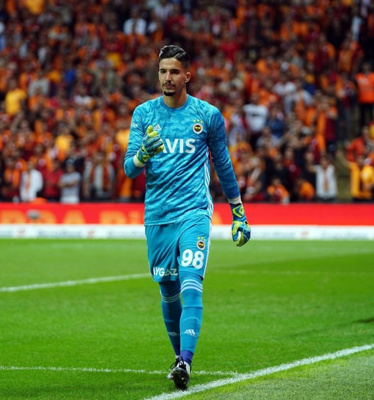 Altay: 26 - Muslera: 16