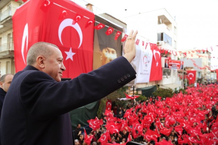 Cumhurbaşkanı Erdoğan: “Ne hizmet ediyorlar, ne de hizmet edilmesine müsaade ediyorlar"