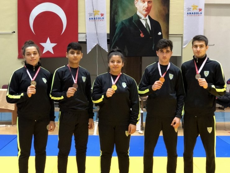 Manisa BBSK’lı judoculardan 6 madalya