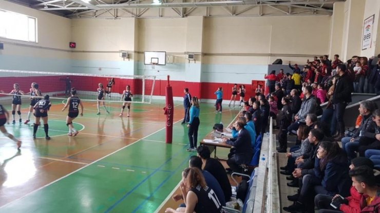 Van Büyükşehir Belediyesi Kadın Voleybol Takımı 1. lig yolunda