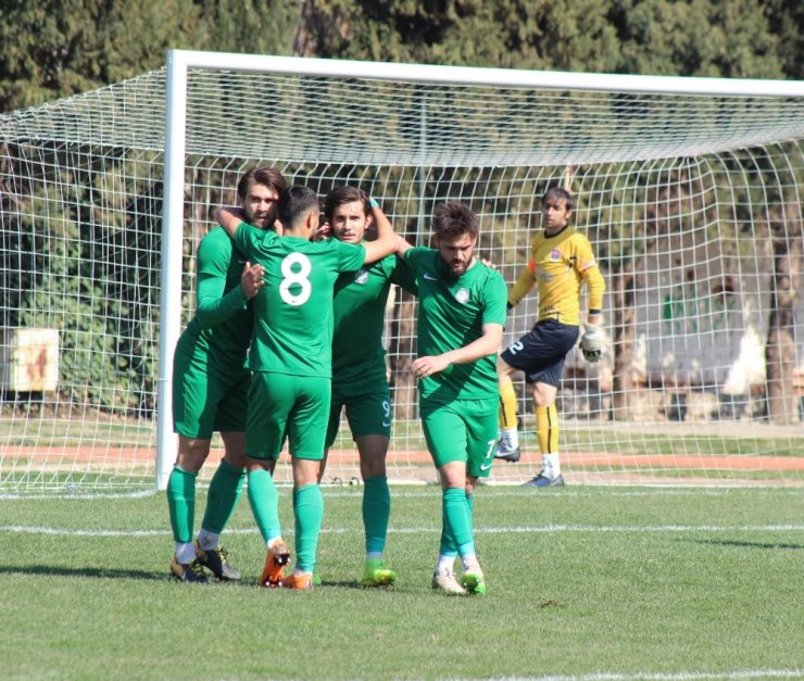 Salihli Belediyespor 3 puanı 3 golle aldı