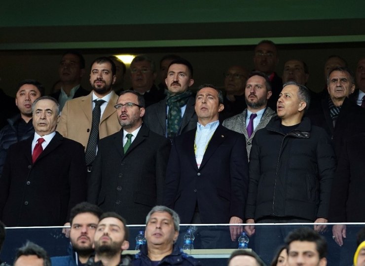 Bakan Kasapoğlu, derbiyi başkanlarla izledi