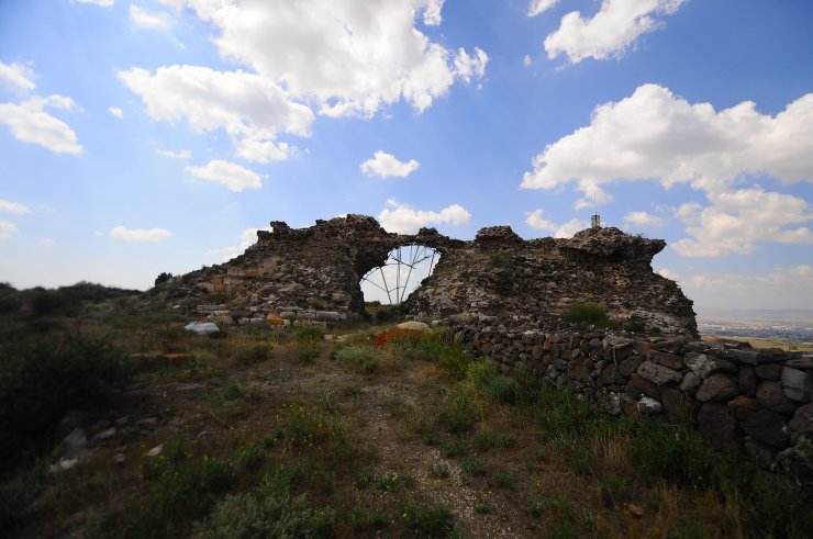 Karacahisar Kalesi'ndeki kazılar erken dönem Osmanlı tarihine ışık tutacak