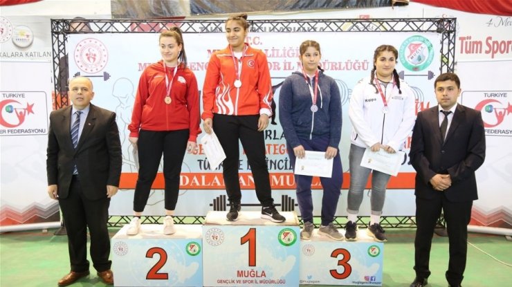 Düzceli sporcular halterde 3 madalya kazandı