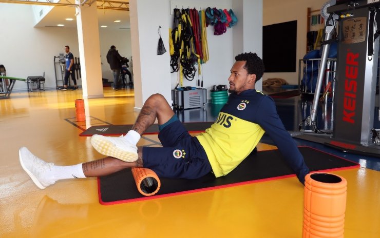 Fenerbahçe’de ara vermeden Antalyaspor hazırlıklarına başladı