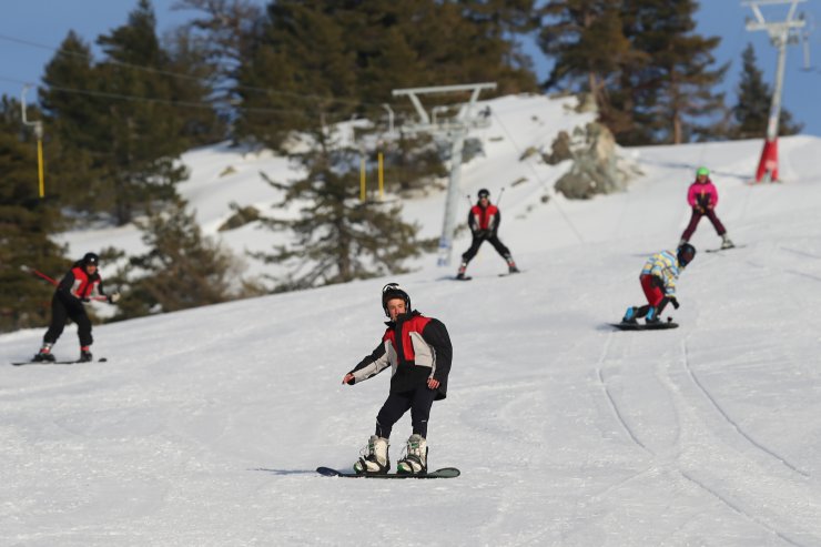"Kartanemler" kayak şampiyonalarına Murat Dağı'nda hazırlanıyor