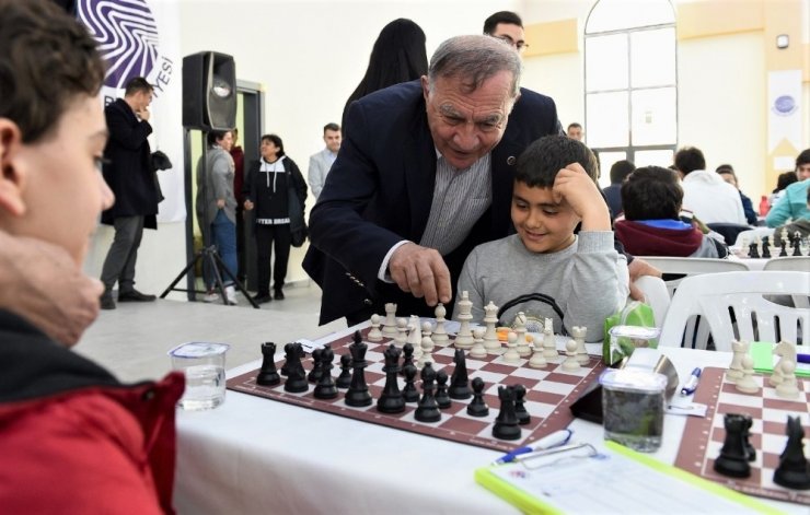 Seyhan’da satranç şöleni