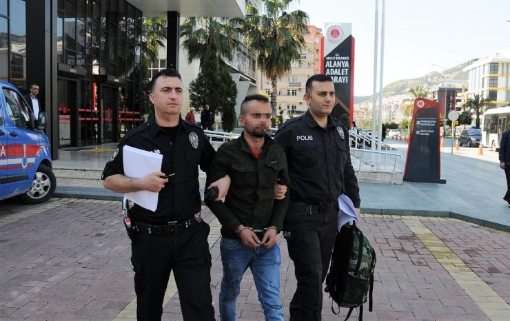 Yangını fırsata çevirdi, patrondan kaçamadı