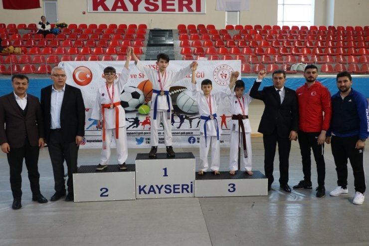 Okullar arası Karate İl Birinciliği müsabakaları tamamlandı