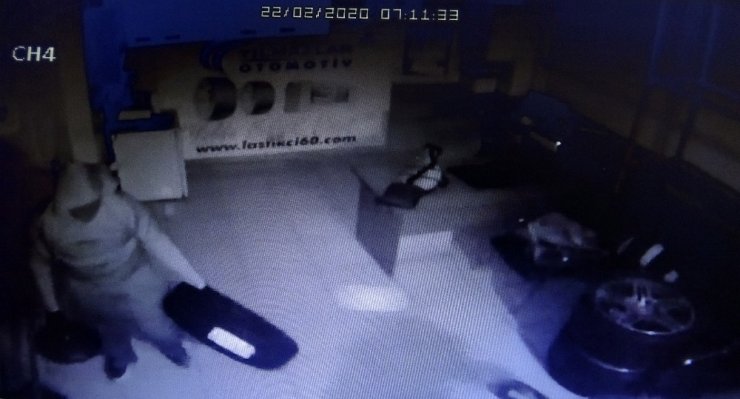 Kartal’da 45 bin TL’lik lastik hırsızlığı kamerada