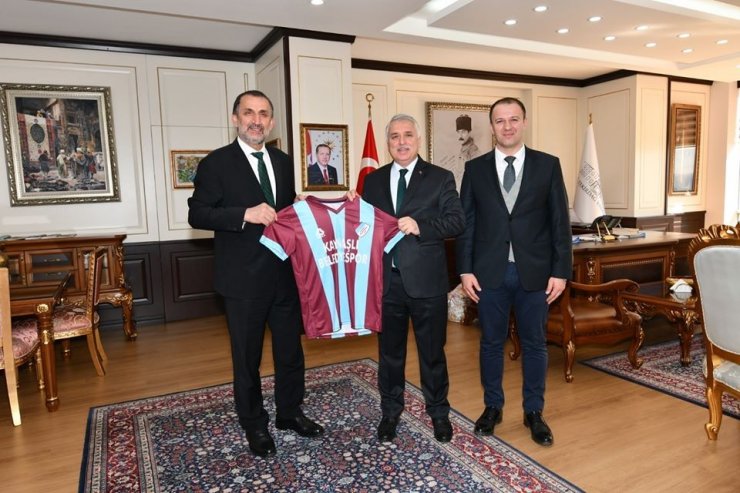 Başkan Şahin’den Vali Yıldırım’a 81 numaralı forma