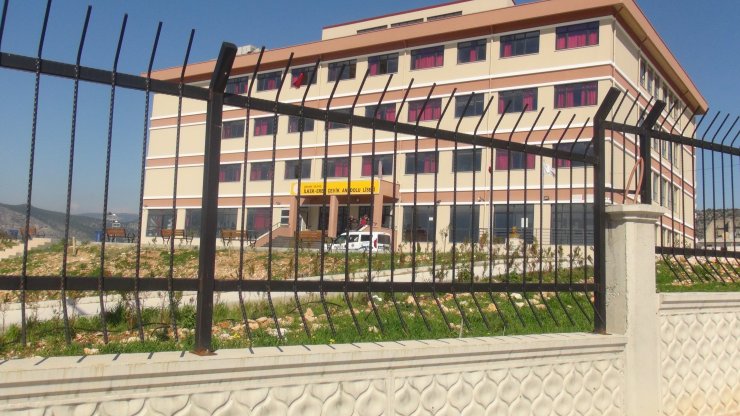GÜNCELLEME - Mersin'de zehirlenme şüphesiyle hastaneye kaldırılan 17 öğrenci taburcu edildi