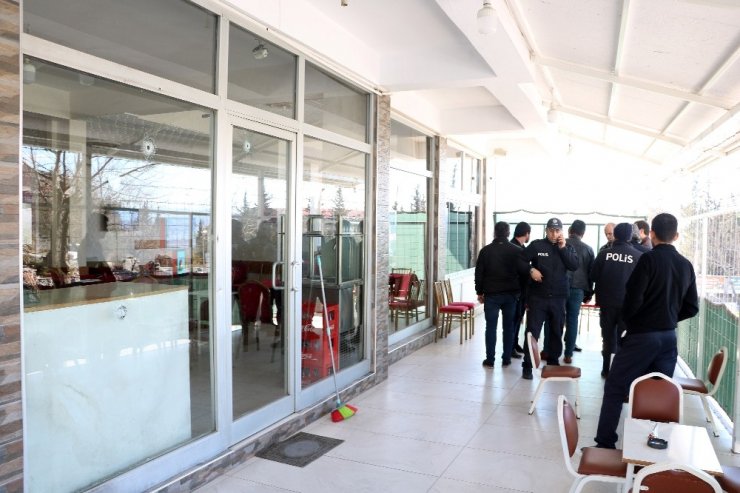Oyun salonuna kurşun yağdırdılar