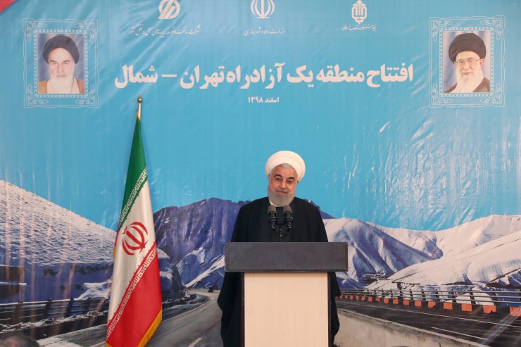 Ruhani: "Koronavirüs davetsiz bir misafir gibi geldi"