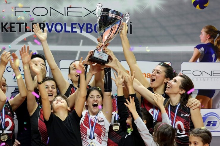 Şirketler Voleybol Ligi’nde şampiyonlar belli oldu