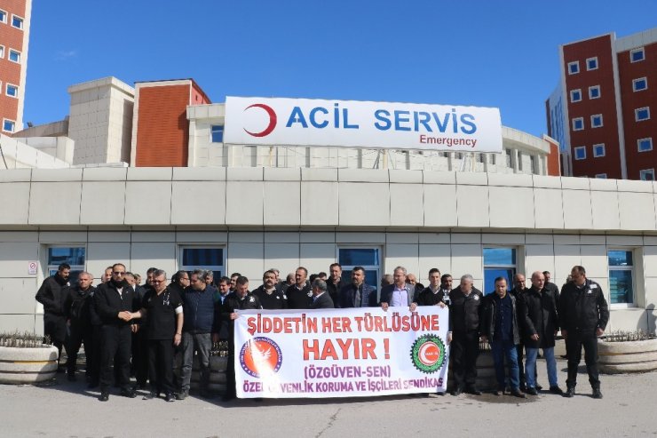 Hasta yakınları güvenlikçilere saldırdı