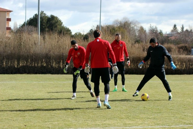 Kayserispor, Göztepe maçıyla seriye başlamak istiyor