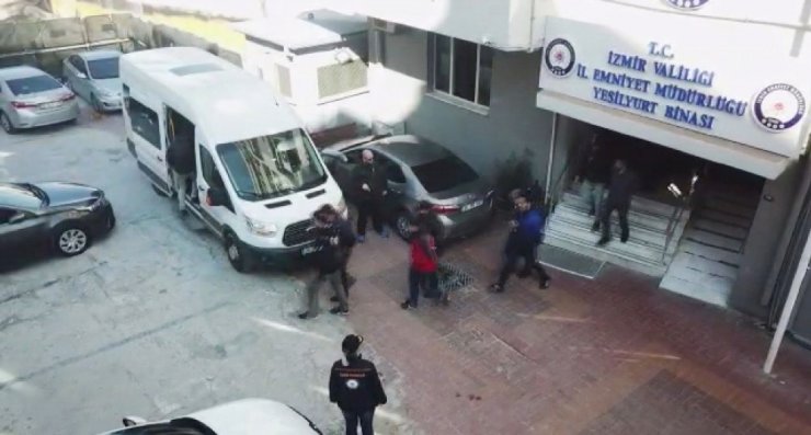İzmir merkezli büyük göçmen kaçakçılığı operasyonu: 60 gözaltı