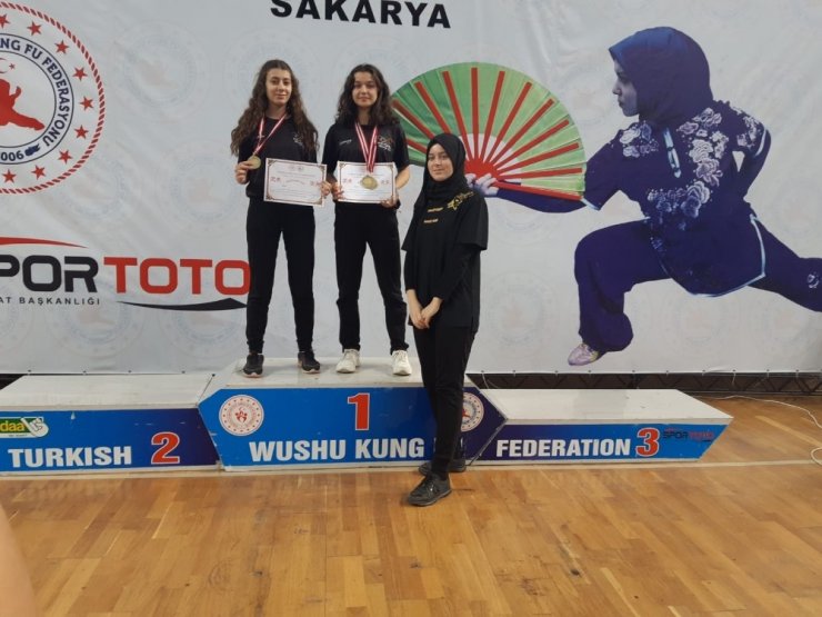 Yunusemreli wushucular Sakarya’dan madalyalarla döndü