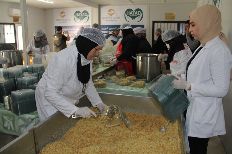Avustralya merkezli kuruluştan Suriyelilere sıcak yemek hizmeti
