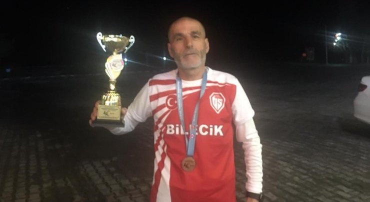 Bilecikli maratoncu Rıza Yıldırım’dan bir kupa daha