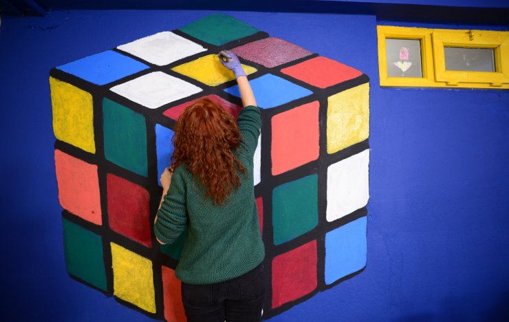 Bitlis'te öğretmenler kurdukları "zeka atölyeleri" ile sınıfları süslüyor