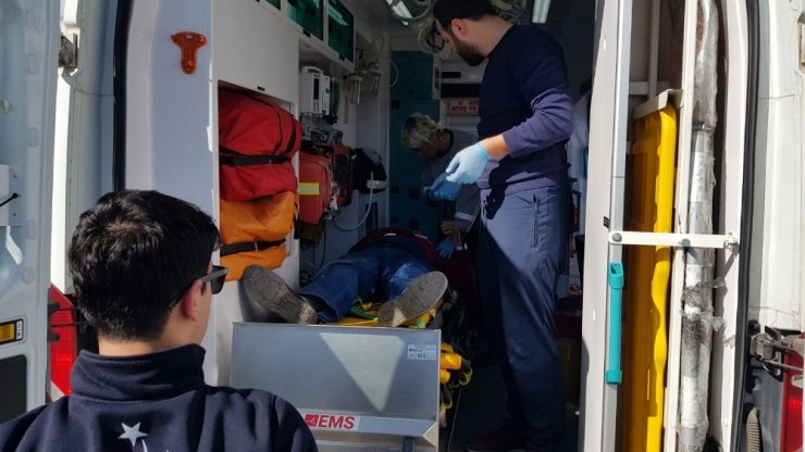 Bursa’da motosiklete çarpan araç sürücüsü kayıplara karıştı