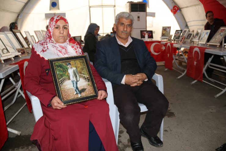 Diyarbakır annelerinin oturma eylemine bir aile daha katıldı