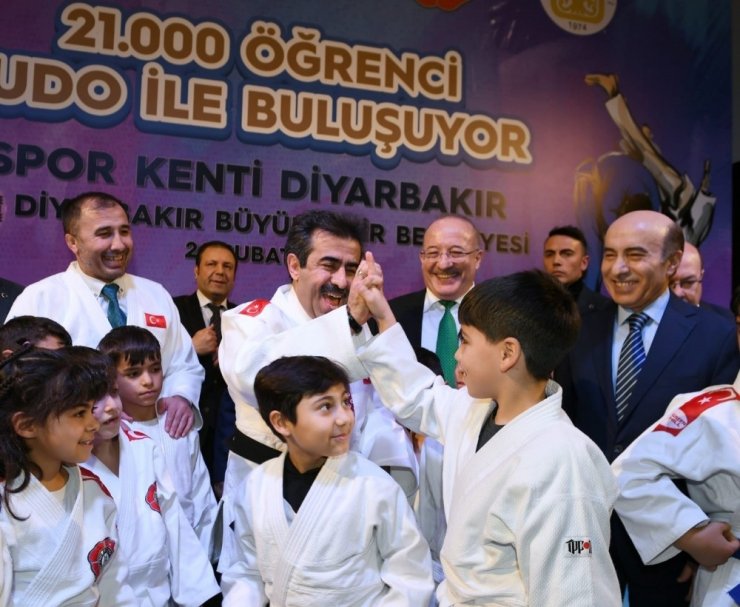 Diyarbakır’da 21 bin öğrenci judo ile buluşuyor